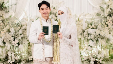 Fiki Naki dan Tinandrose.