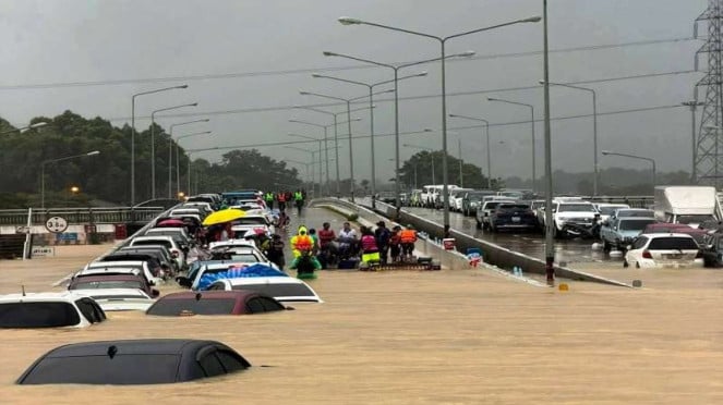 Banjir bandang terjang kota Hat Yai, Provinsi Songkhla, Thailand