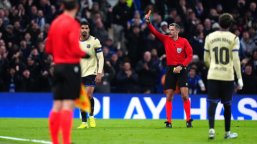Ronald Araujo dikartu merah wasit