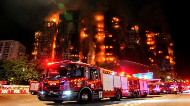 Kebakaran hebat melanda beberapa menara apartemen di Hong Kong