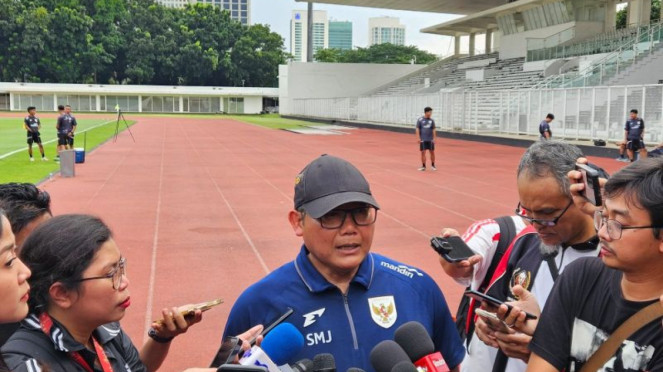 Ketua BTN Sumardji, 1. Ganas, Arsenal Jadi Tim Pertama yang Bekuk Bayern Munich Musim Ini, 2. PSSI Terbang ke Eropa, Mulai Seleksi 5 Calon Pelatih Baru Timnas Indonesia, 3. Kecewa Berat! Bojan Hodak Ungkap Penyebab Persib Takluk dari Lion City Sailors, 4. Hamka Hamzah Kritik Pedas Pengamat Bola di Indonesia: Jangan yang Enggak Ngerti Passing Ikut Berkomentar!, 5. Timnas Indonesia U22 Cuma Ditarget Perak di SEA Games, Ferarri: Saya Gak Peduli, Insya Allah Emas!