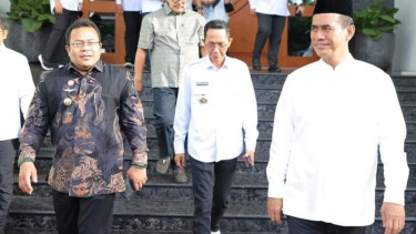 Wali Kota Sabang Zulkifli H. Adam dan Wali Kota Batam Amsaka