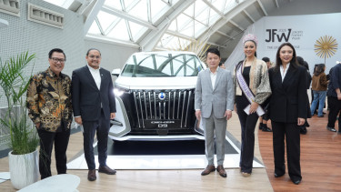 Kolaborasi Denza dan Jakarta Fashion Week