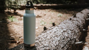 Ilustrasi tumbler, Stanley Quencher H2.0 FlowState, Corkcicle, Frank Green, Yeti Rambler, Hydro Flask, S’well Bottle