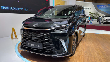 Lexus LM 350h di GJAW 2025