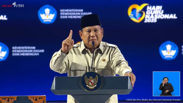 Presiden RI Prabowo Subianto menghadiri puncak peringatan Hari Guru Nasional