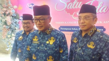 Ketua Umum DP Korpri Nasional, Zudan Arif Fakrulloh (tengah)