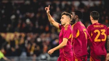 Pemain AS Roma merayakan gol