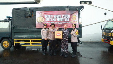 Penyaluran bantuan untuk korban bencana di Sumatera