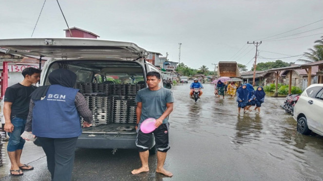 BGN Aceh menyalurkan makan bergizi gratis bagi korban banjir