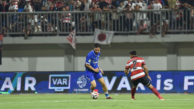 Gelandang Persib Bandung, Thom Haye
