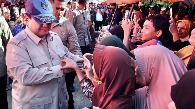 Presiden Prabowo Tinjau Korban Bencana di Sumatera