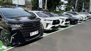 Mobil hybrid Toyota