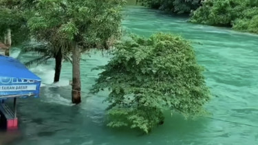 Penampakan cantik sungai Ombilin pasca hujan deras