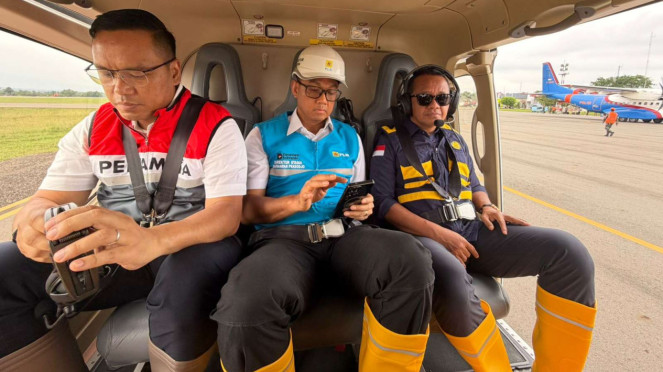 Ketua Umum Golkar, Bahlil Lahadalia (kanan)