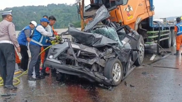 Kecelakaan beruntun melibatkan sembilan kendaraan di Tol Cipularang