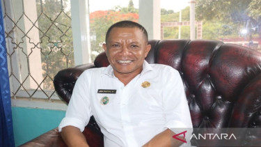 Camat Komodo Marthinus Maryanto Irwandi