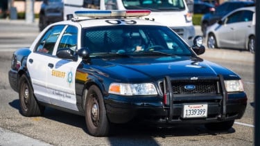 Ilustrasi Mobil Polisi Ford Crown Victoria