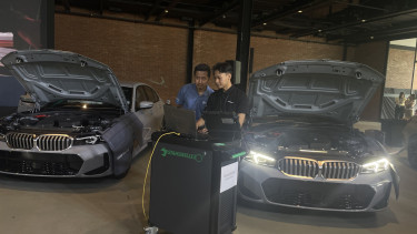 Adu mekanik BMW