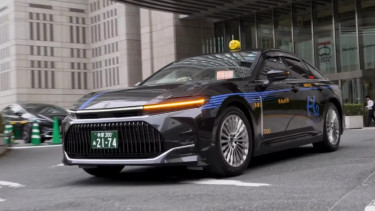 Mobil Toyota Crown FCEV sebagai Kendaraan Polisi di Tokyo