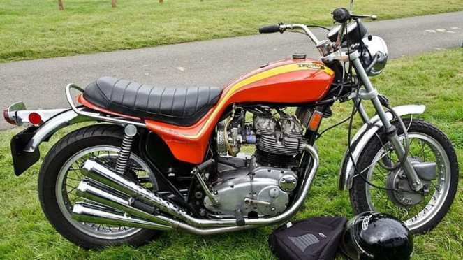 Motor Klasik Triumph X-75 Hurricane