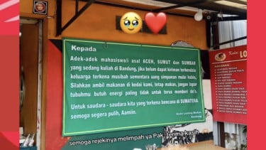 Banner warung makan gratiskan makanan bagi Mahasiswa korban banjir Sumatera