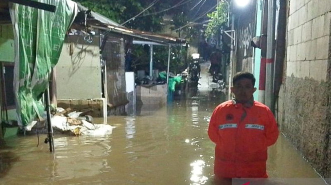 Kali Ciliwung Meluap, Sebabkan Banjir 15 RT di Jakarta Timur
