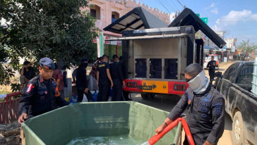 Brimob Polri kerahkan 8 unit water treatment