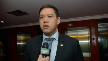anggota komisi I DPR RI Fraksi Partai Golkar, Dave Laksono