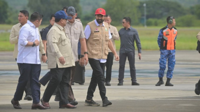 Gubernur Aceh Muzakir Manaf bersama Presiden Prabowo