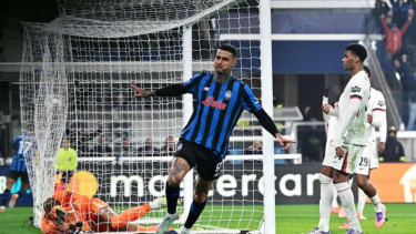 Pemain Atalanta, Gianluca Scamacca rayakan gol ke gawang Chelsea