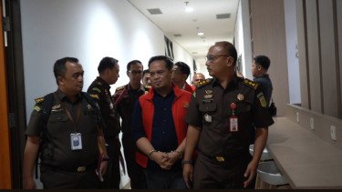 Dua Tersangka Kasus Korupsi Tunjangan Perumahan DPRD Bekasi Ditahan