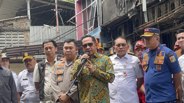 Mendagri, Tito Karnavian Tinjau Kebakaran Terra Drone