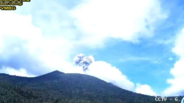 Gunung Ibu Kembali Erupsi, Abu Vulkanik Capai 400 Meter