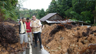 Kepala BAGUNA DKI Jakarta, Hardiyanto Kenneth (kanan)