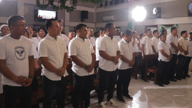 Ferdy Sambo (kiri) saat ikuti program pembinaan di Lapas Cibinong