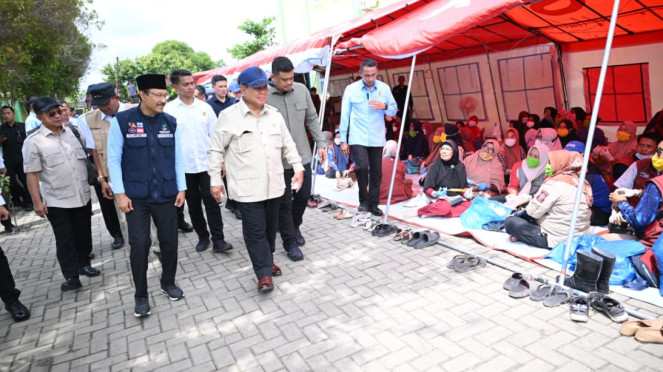 Mendagri Tito Karnavian dampingi Presiden Prabowo Subianto.