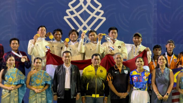 Tim Tenis Regu Putra-Putri Raih Emas di Sea Games 2025