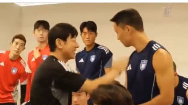 Momen Shin Tae-yong Tampar Pemain Ulsan HD Jung Seung-hyun