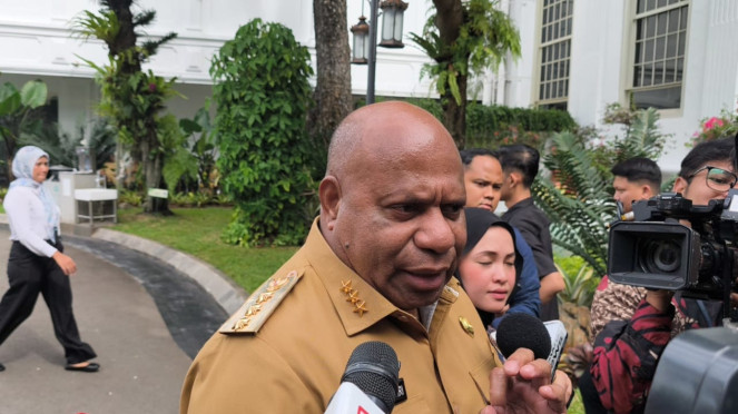 Gubernur Papua, Mathius D. Fakhiri
