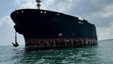 Kapal tanker MT Arman 114 bermuatan minyak mentah