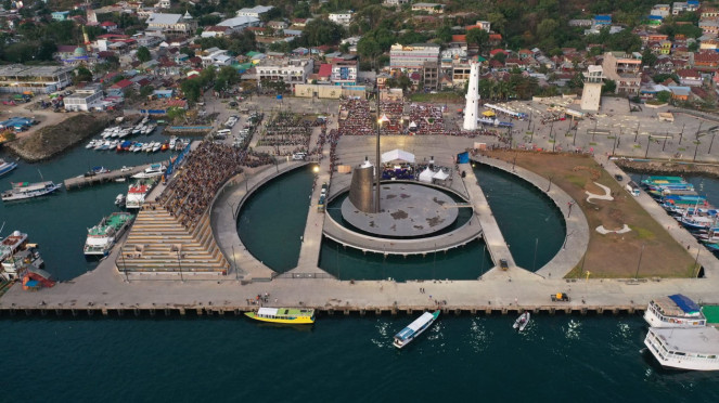 Keindahan Kota Labuan Bajo, gerbang perjalanan wisata ke Pulau Komodo, Pulau Padar di Taman Nasional Komodo, Keunikan Alam dan Satwa Liar yang Menakjubkan, Pariwisata Berkelanjutan dan Konservasi, Daya Tarik Utama, Tips Berkunjung
