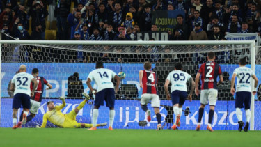 Adu penalti Bologna vs Inter Milan