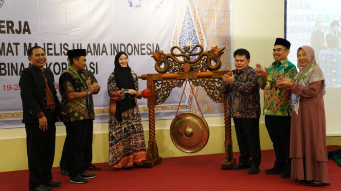 Direktur Umum dan Hukum LPDB Koperasi Deva Rachman