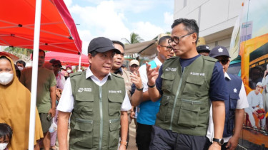 Direktur Utama BRI Hery Gunardi (kiri), COO Danantara Dony Oskaria (kanan)