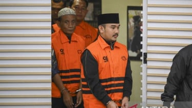 KPK Tahan Bupati Bekasi, Ade Kuswara Kunang (ADK)