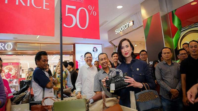 Menteri Pariwisata (Menpar) Widiyanti Putri Wardhana di Mal Pondok Indah Jakarta