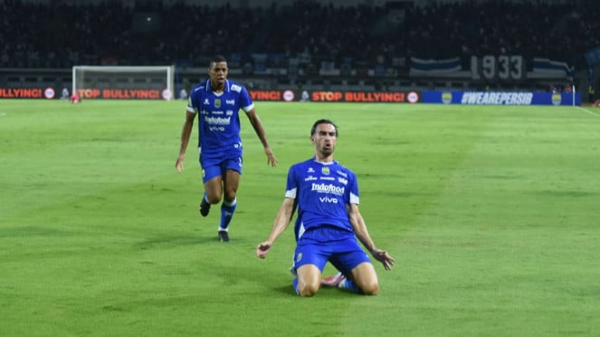 Striker Persib Bandung, Andrew Jung