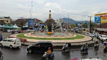 Volume kendaraan yang melintas di jalur utama Cianjur, Jawa Barat