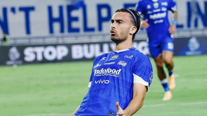 Pemain Persib Bandung, Andrew Jung, 1. 5 Eks Anak Asuh Igor Tolic yang Berpotensi Gabung Persib, Ada Mesin Gol Dinamo Zagreb, 2. Rumor Transfer Maxwell Souza ke Persib Mandek, Rivalitas dengan Persija Jadi Penghalang, 3. 4 Pelatih yang Cocok Gantikan Mauricio Souza di Persija, Ada Shin Tae-yong, 4. Persib Bandung Mulai Cuci Gudang, Sejumlah Pemain Asing Ditendang, 5. Thales Lira Resmi Tinggalkan Persija, Singgung Ada Tekanan
